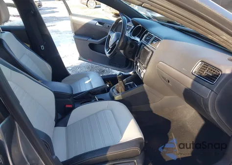 2016 Volkswagen Jetta 1.8T Sport из США, поврежденный, VIN 3VWB17AJ2GM263133